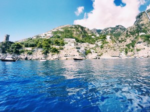 amalfi coast italy .