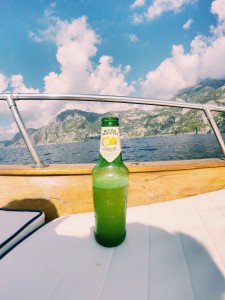 amalfi coast italy .