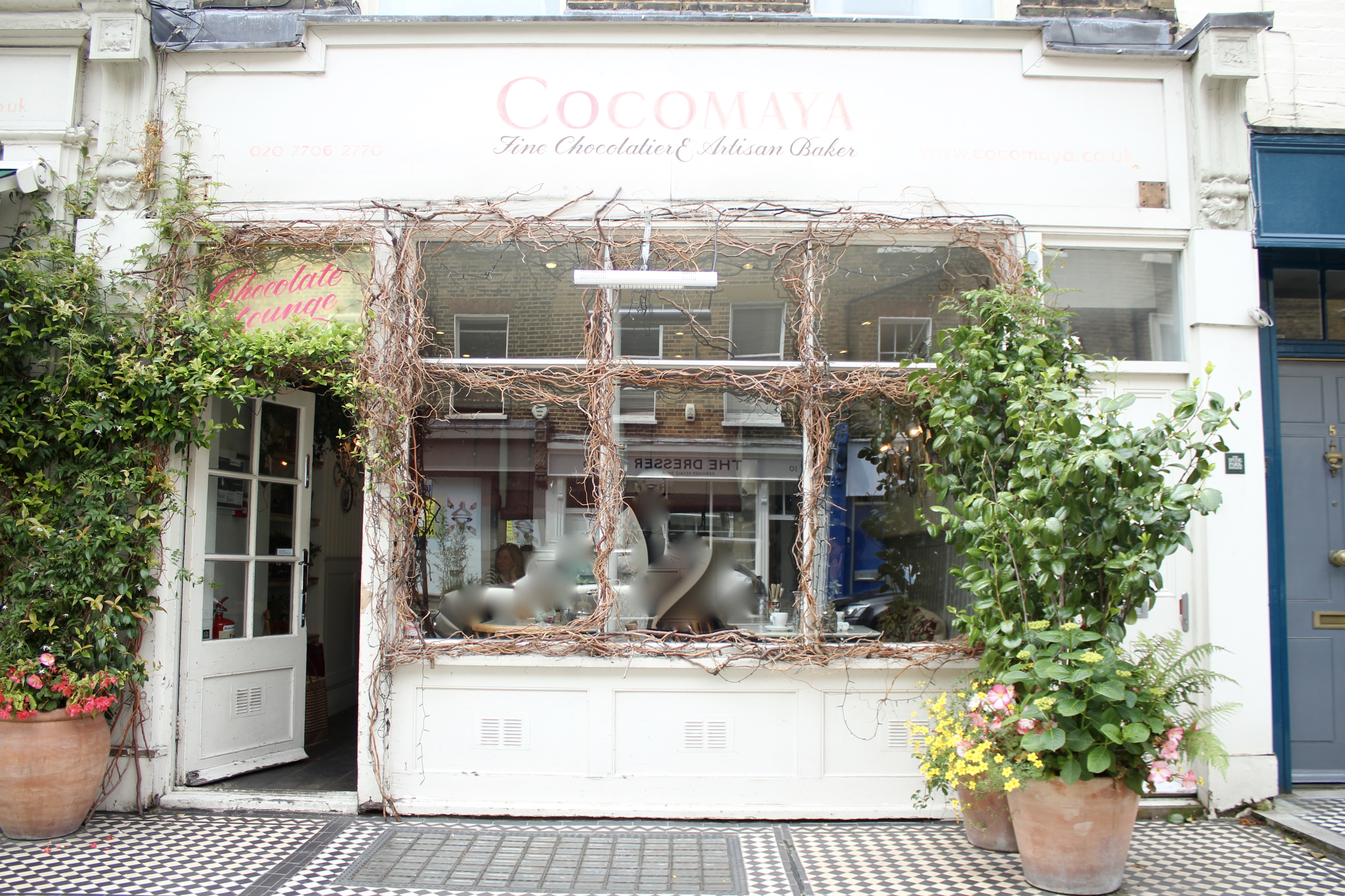LONDON-CONNAUGHT-VILLAGE
