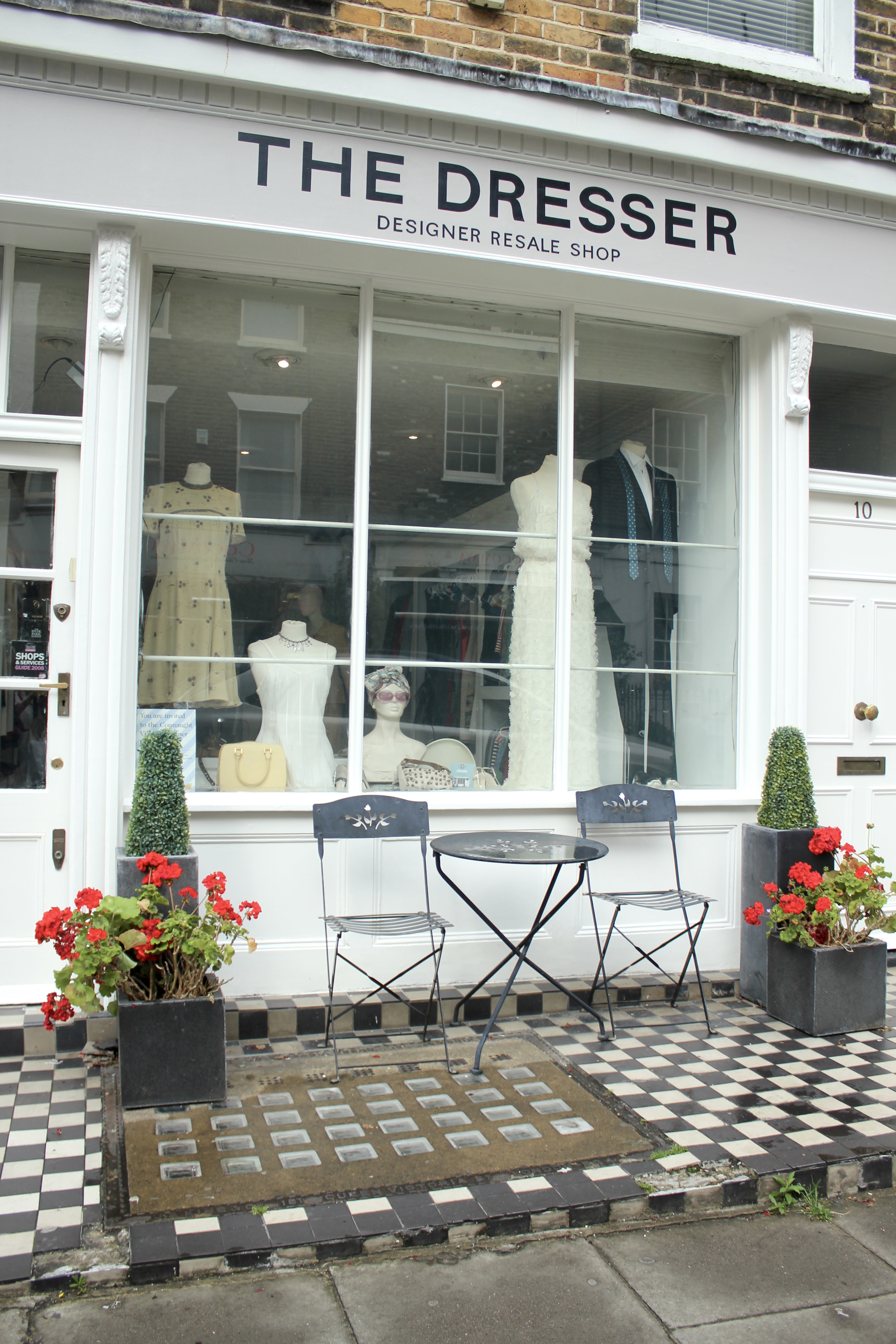 LONDON-CONNAUGHT-VILLAGE