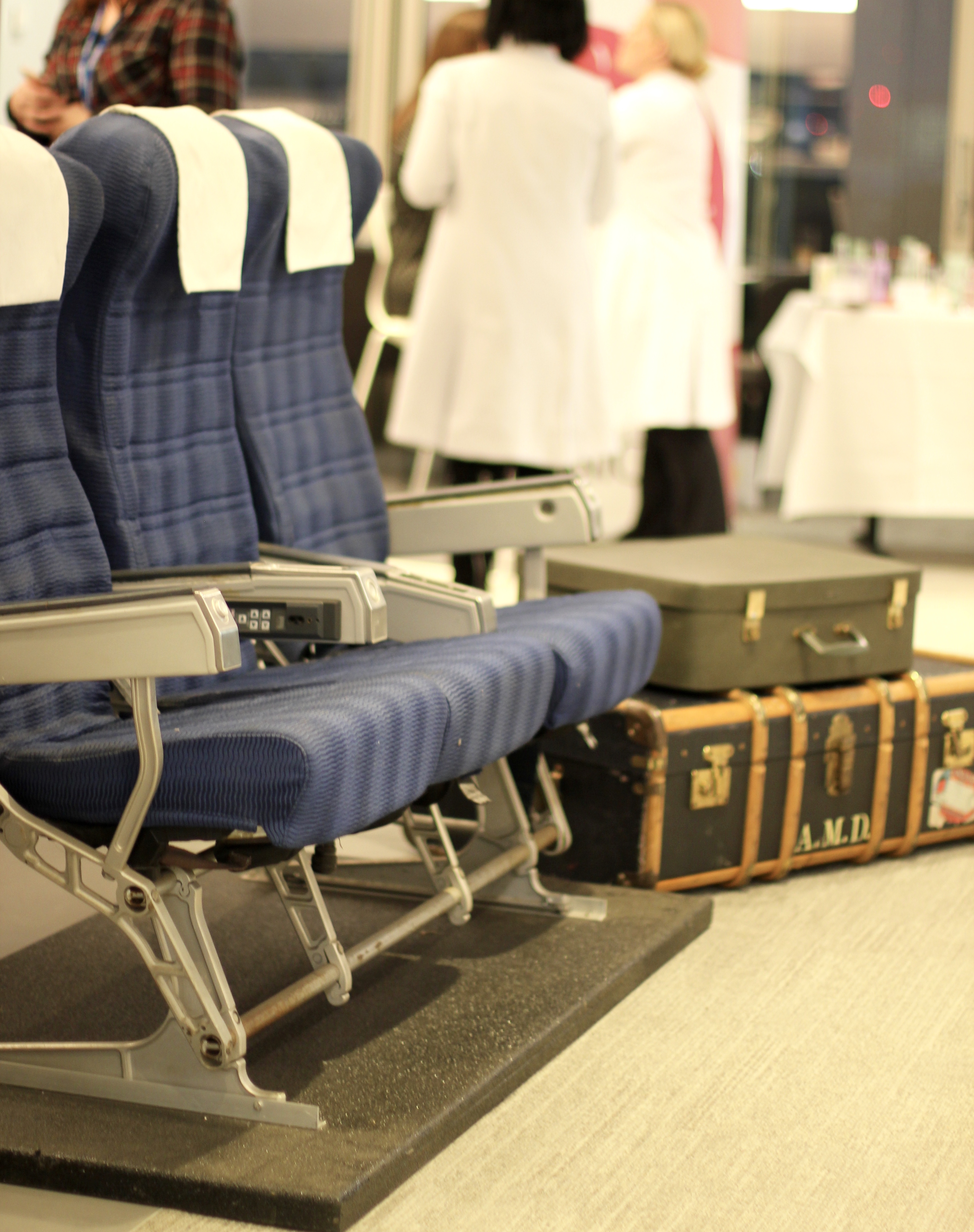 Travel Beautifully : The Ultimate Guide to Airport Beauty Services