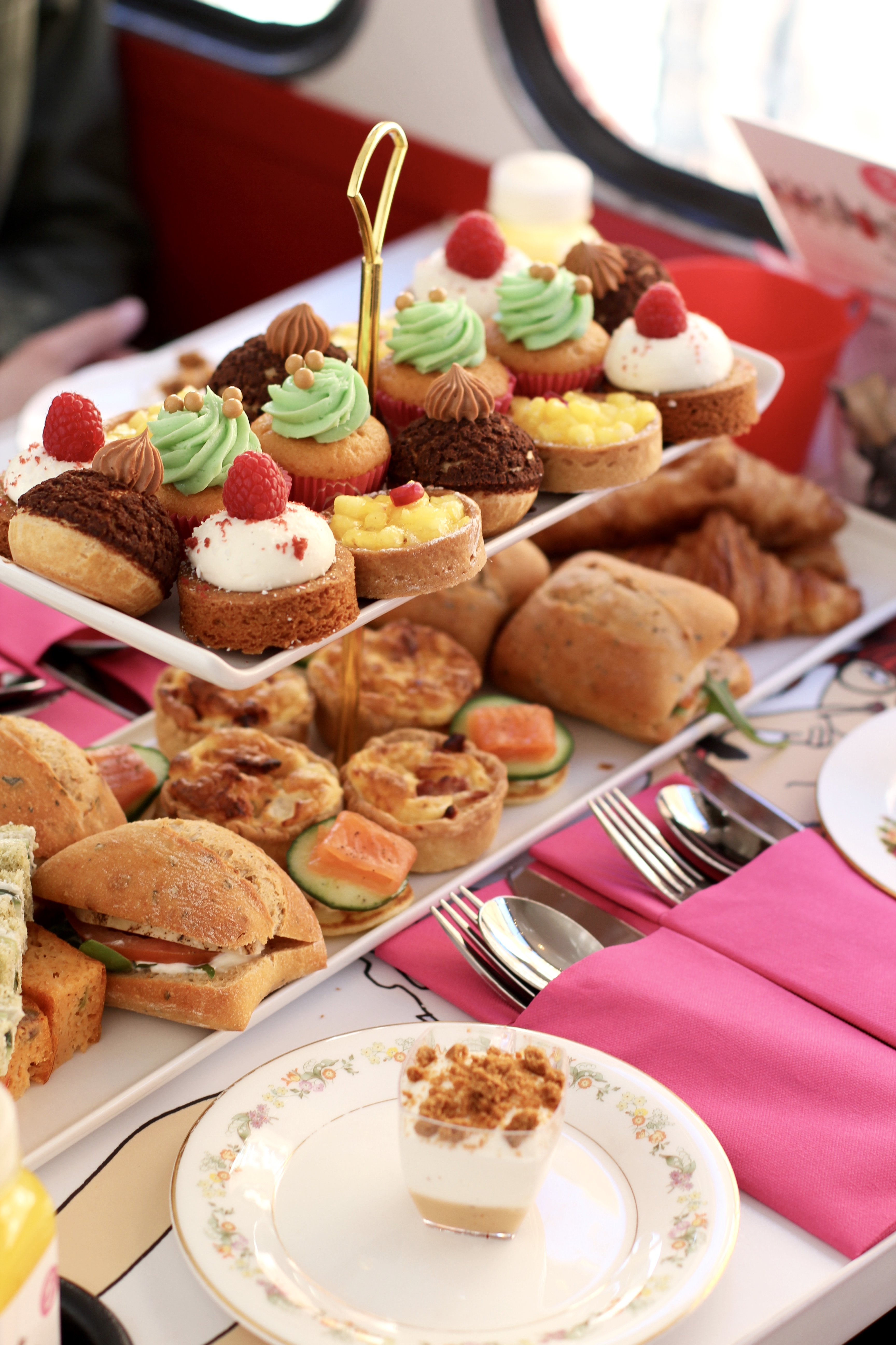 B BAKERY AFTERNOON TEA BUS TOUR