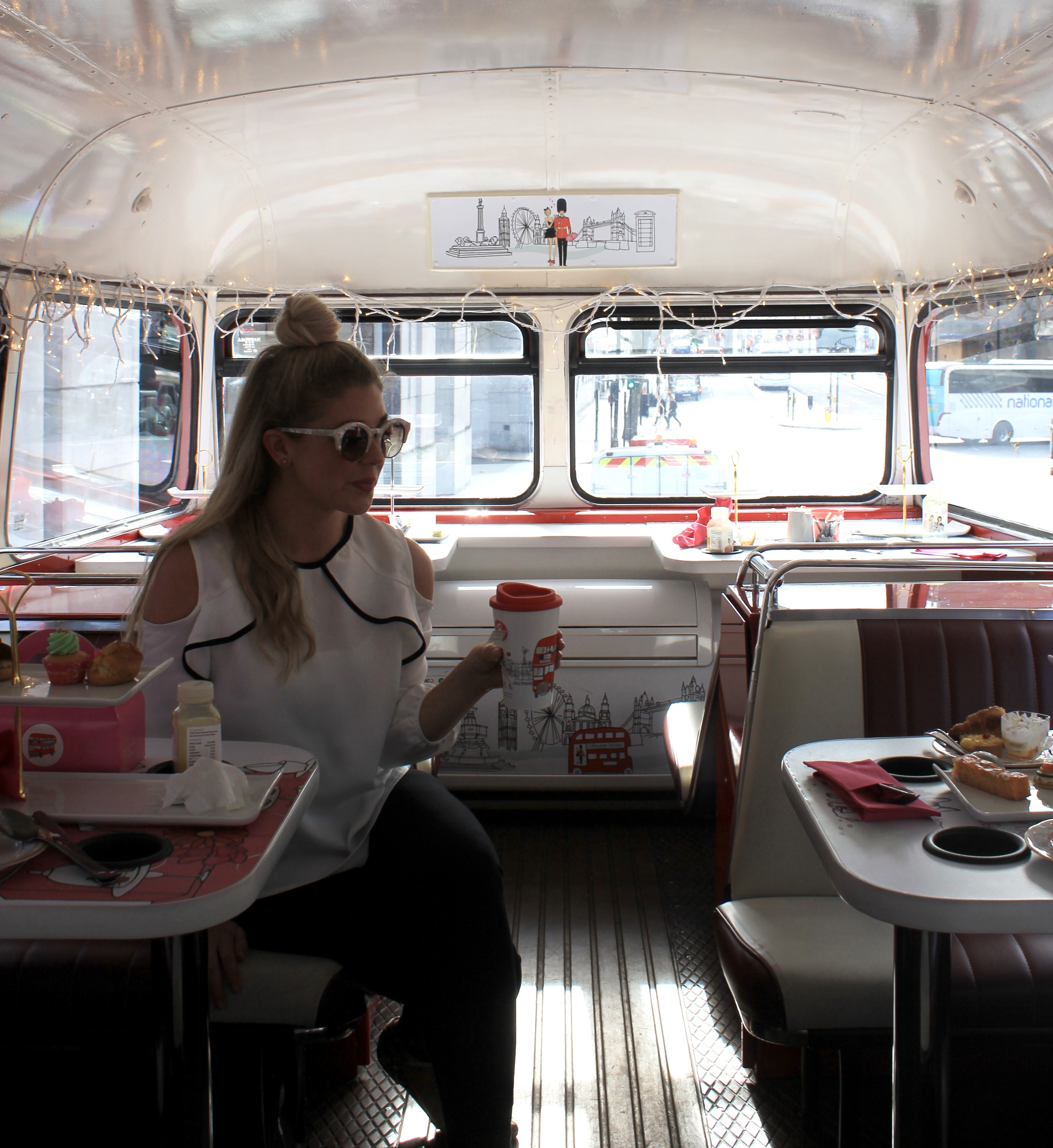 B BAKERY AFTERNOON TEA BUS TOUR