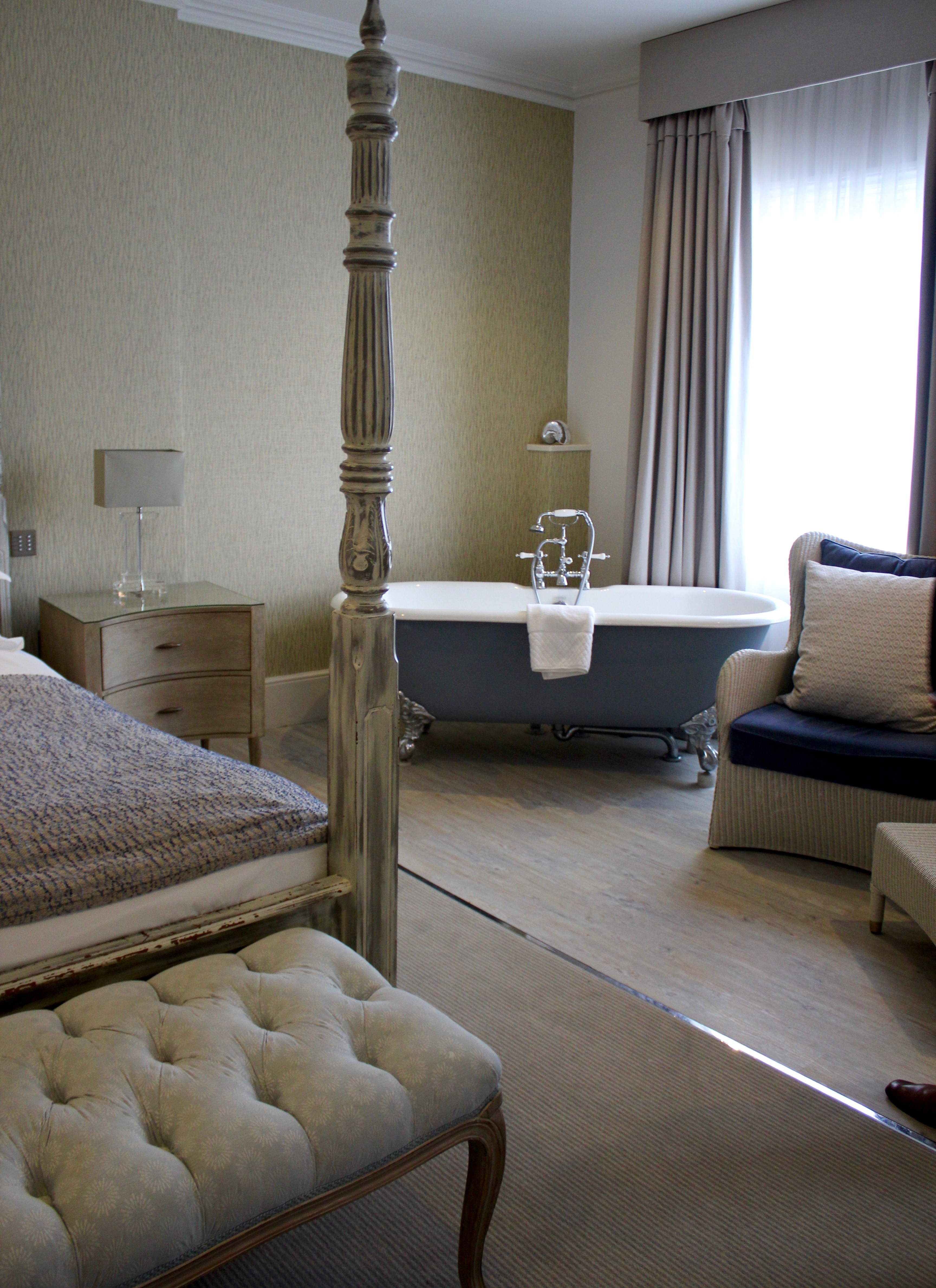 GIRLS GETAWAY HARBOUR HOTEL | the belle abroad