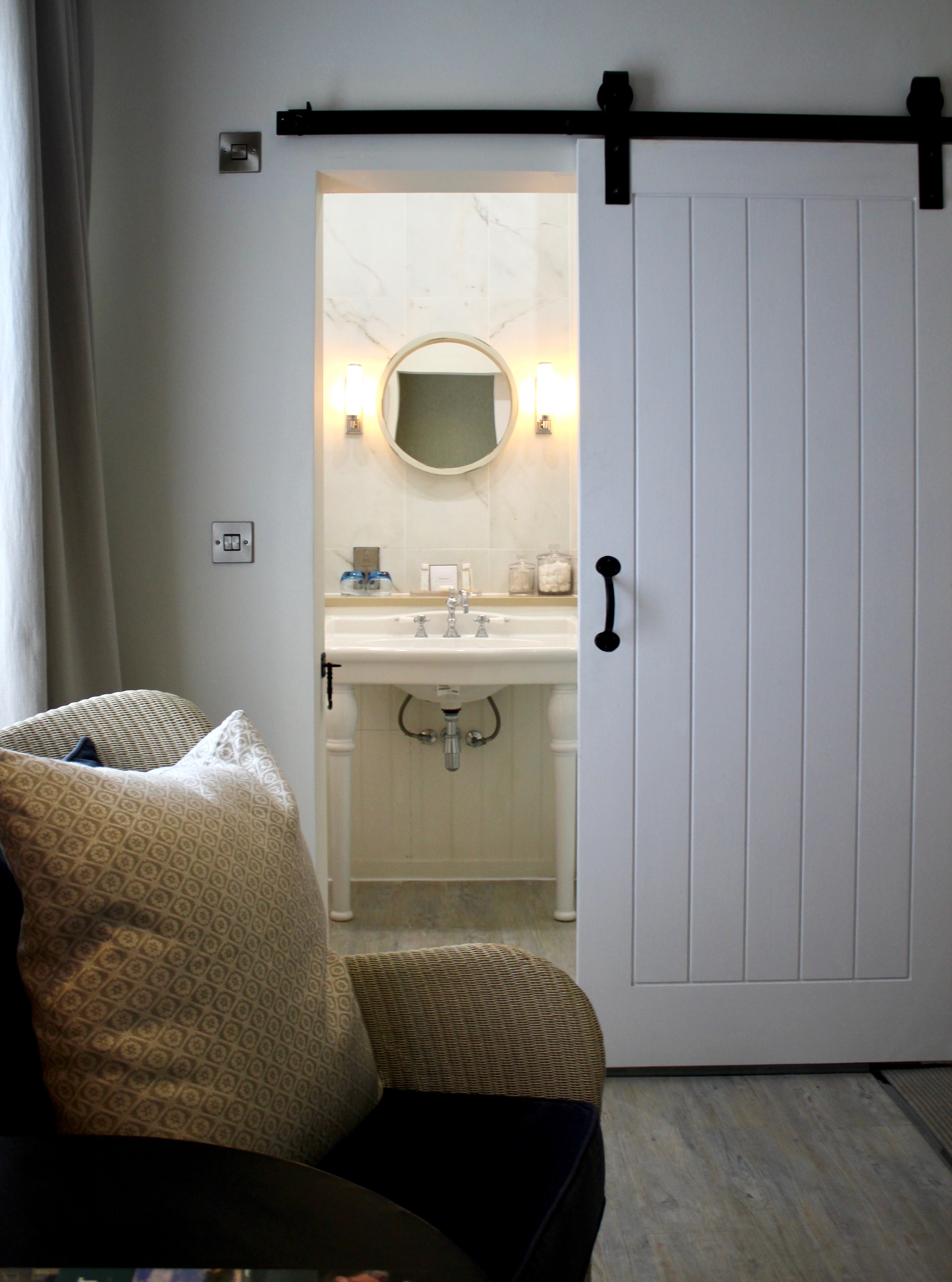 GIRLS GETAWAY HARBOUR HOTEL | the belle abroad