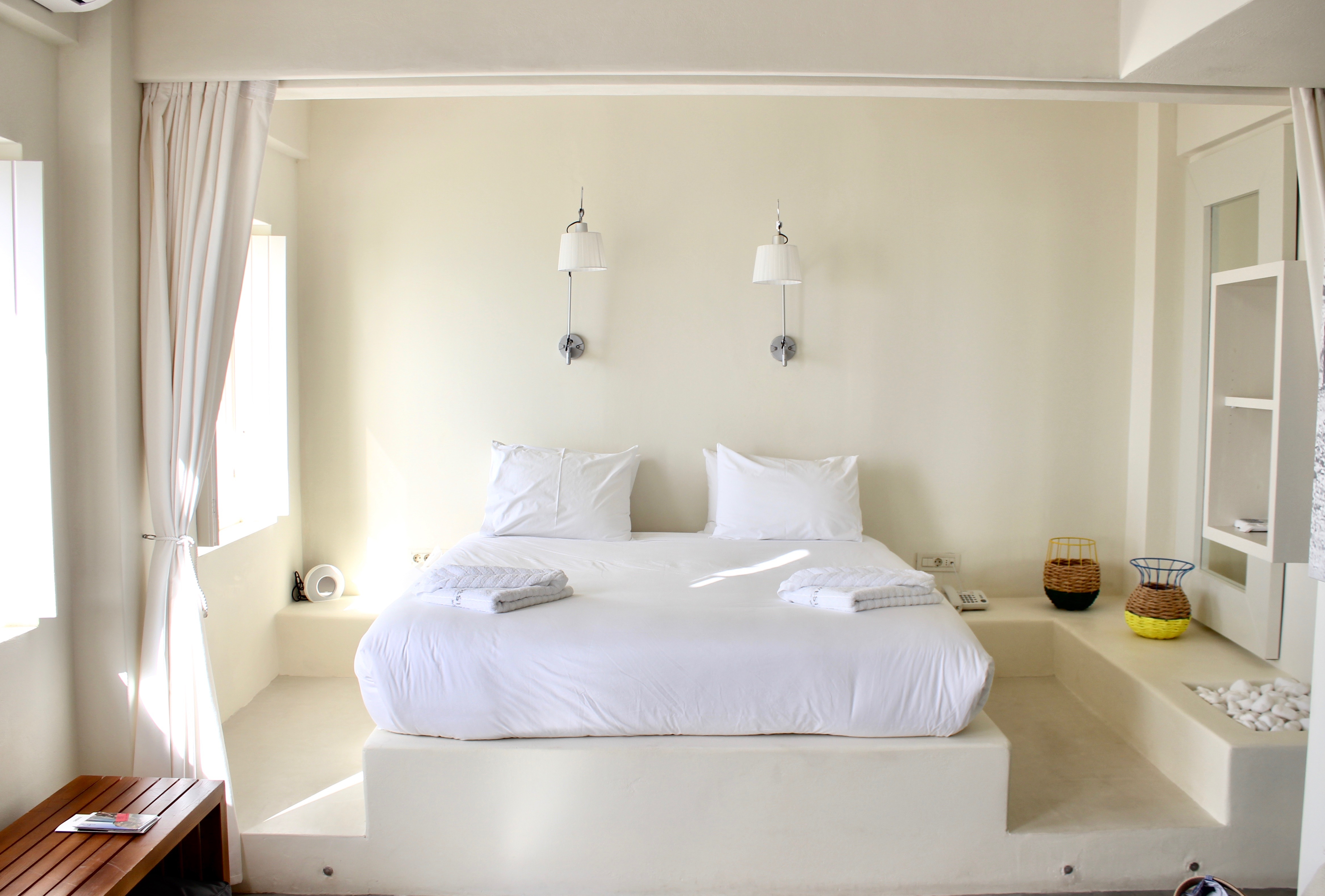 Suite Life Santorini : West East Suites