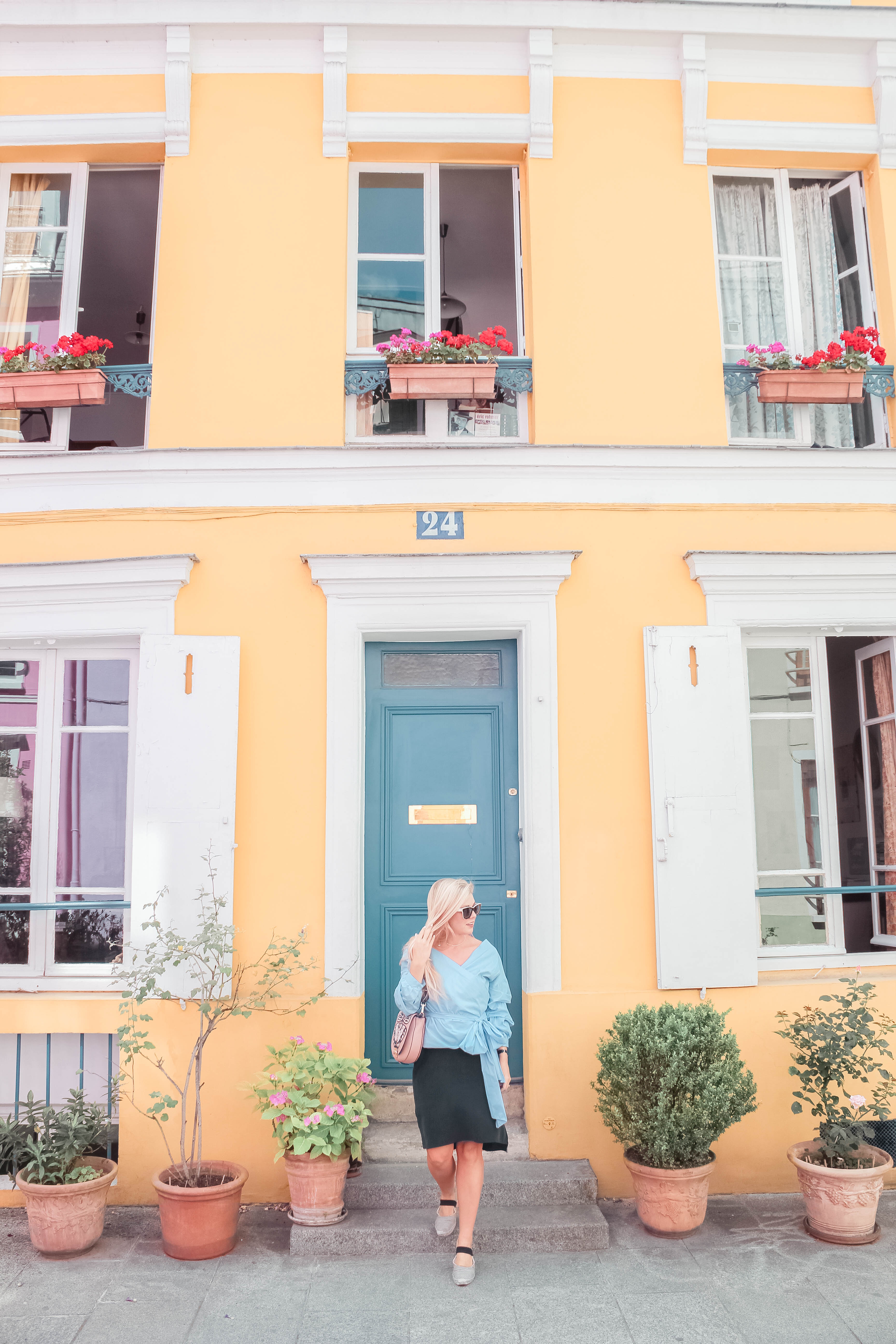 RAINBOW ROW PARIS : RUE CREMIEUX | the belle abroad
