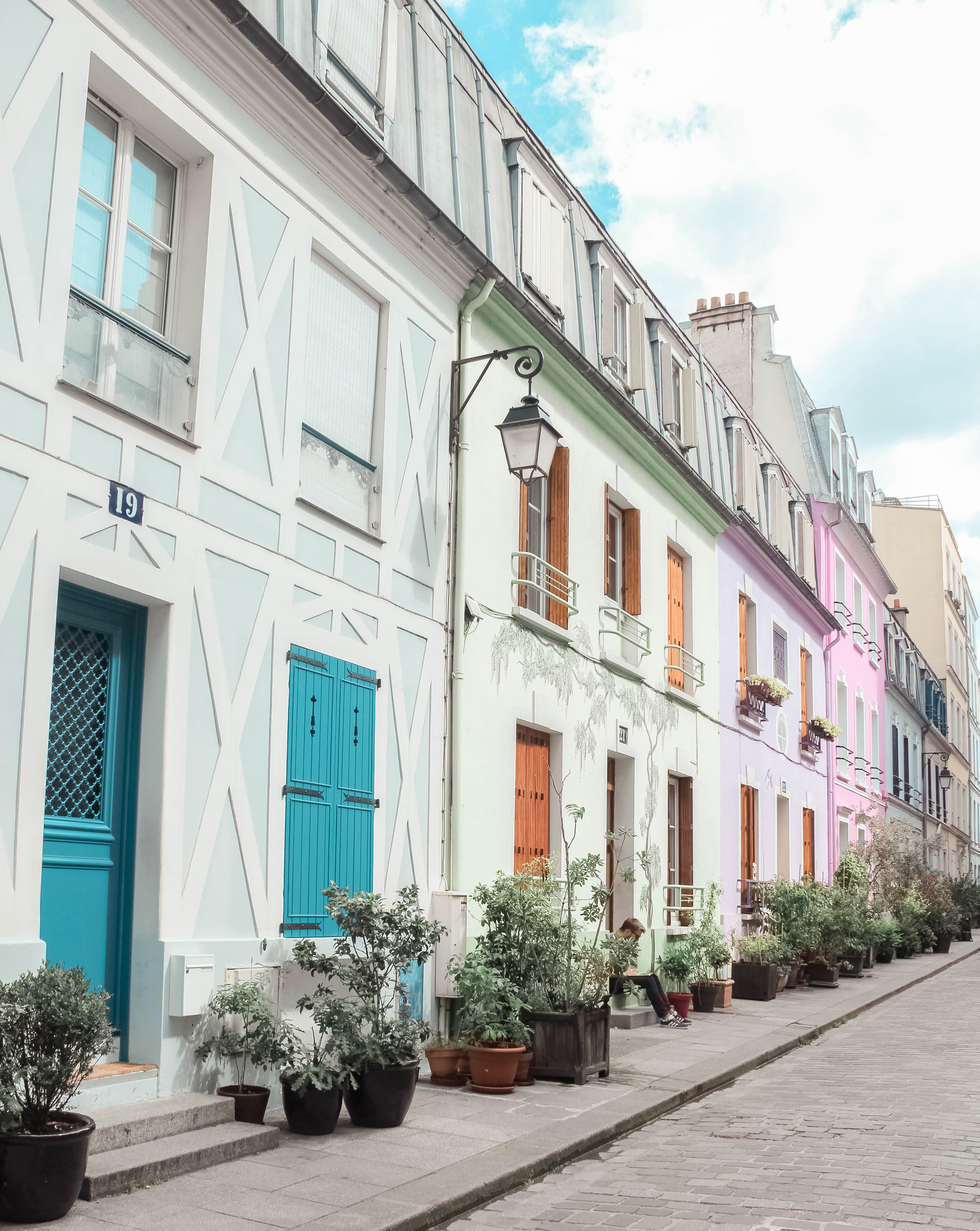 RAINBOW ROW PARIS : RUE CREMIEUX | the belle abroad