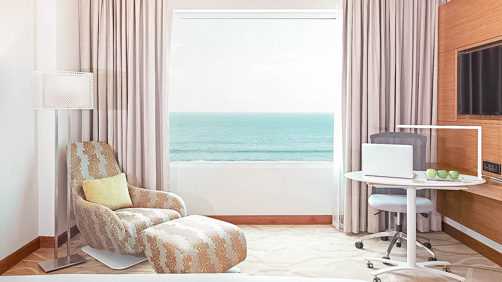 SKYLINE VIEWS & OZO COLOMBO | the belle abroad