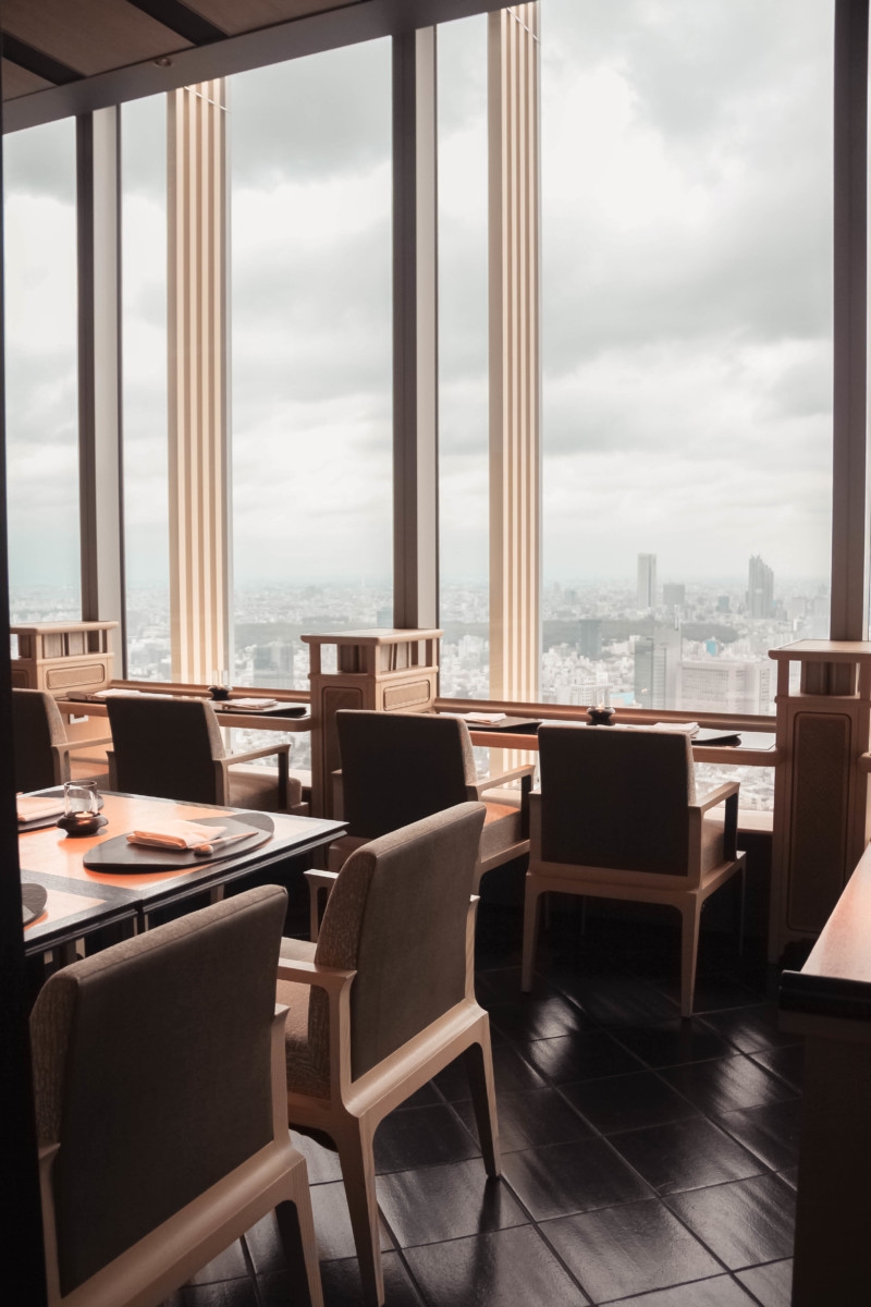 SLEEPING ABOVE TOKYO : A STAY AT THE RITZ CARLTON | the belle abroad